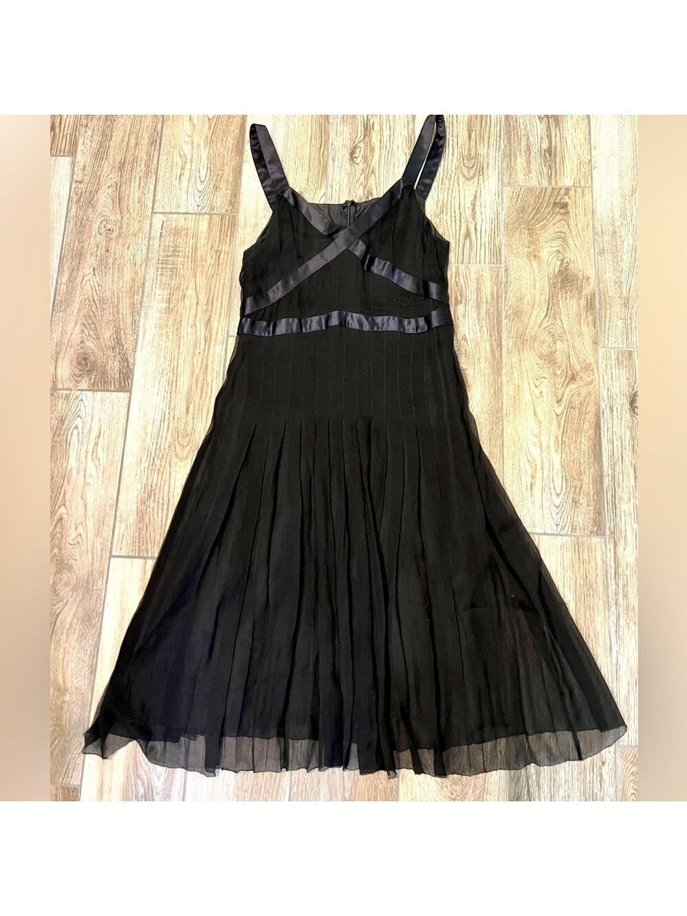 SAJA Sleeveless Silk Chiffon V-Neck Pleated Midi Slip Cocktail Dress Size 6